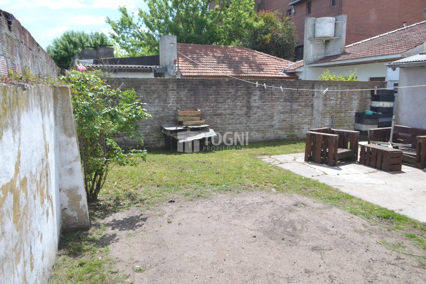 VENTA DE CASA CON MEJORAS!...BALCARCE