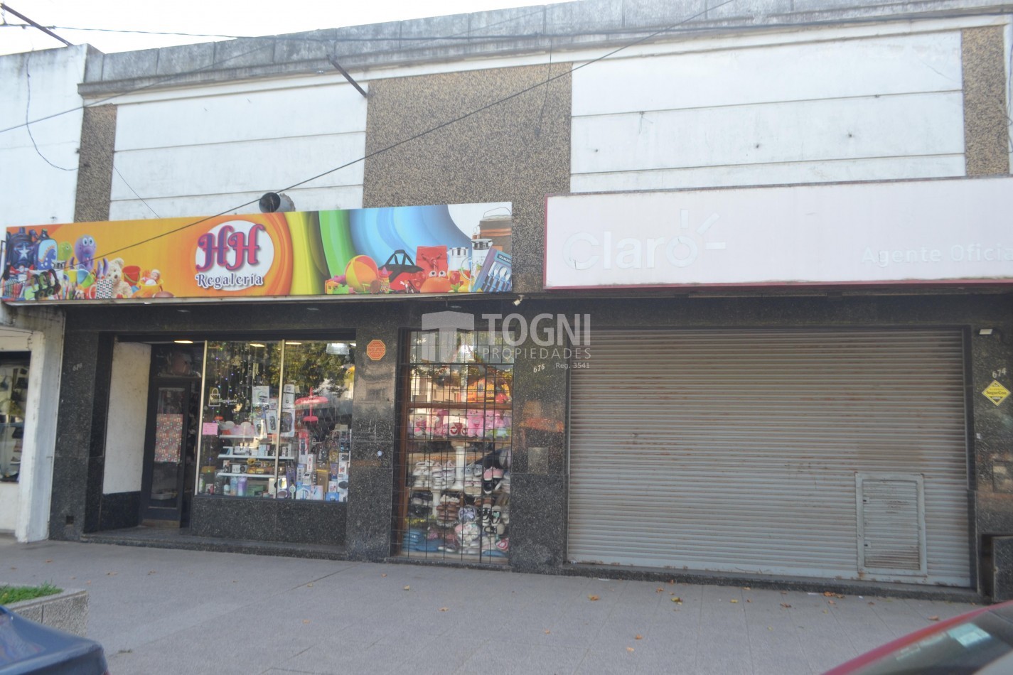 VENTA EXCELENTE PROPIEDAD CENTRO SOBRE AV KELLY!