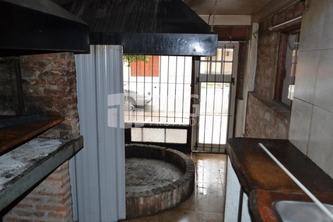 VENTA LOCAL...BALCARCE