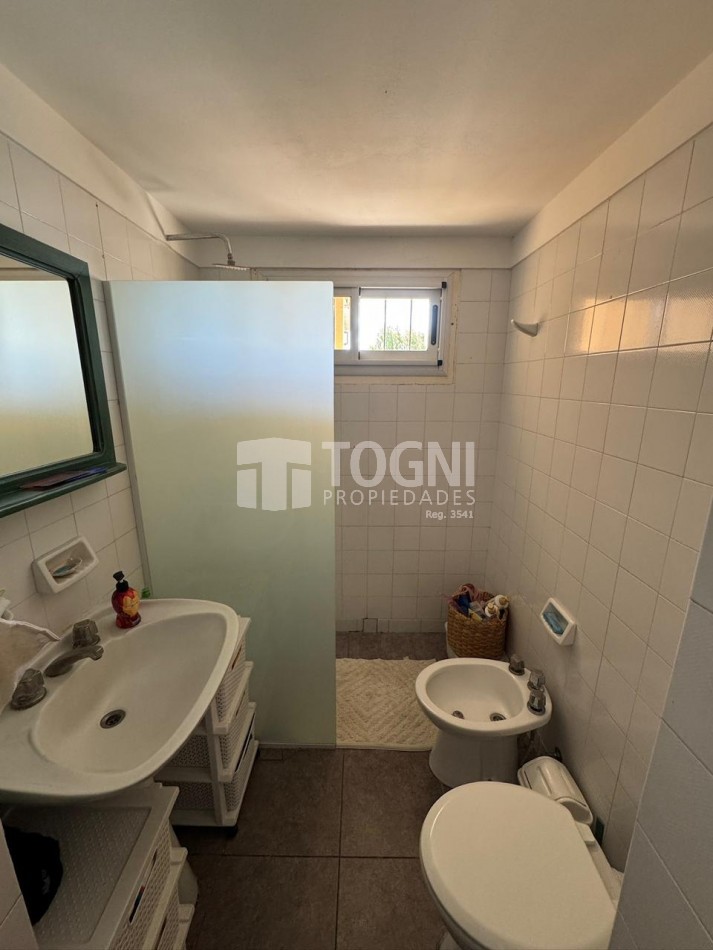 VENTA AMPLIA CASA CON 3 UNIDADES Y PILETA - 575m2...BALCARCE !!