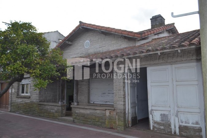 VENTA/PERMUTA CHALET BALCARCE