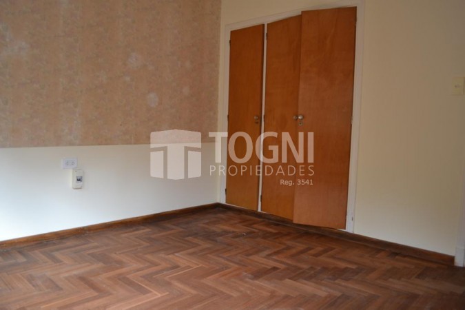 VENTA CHALET CENTRICO...BALCARCE