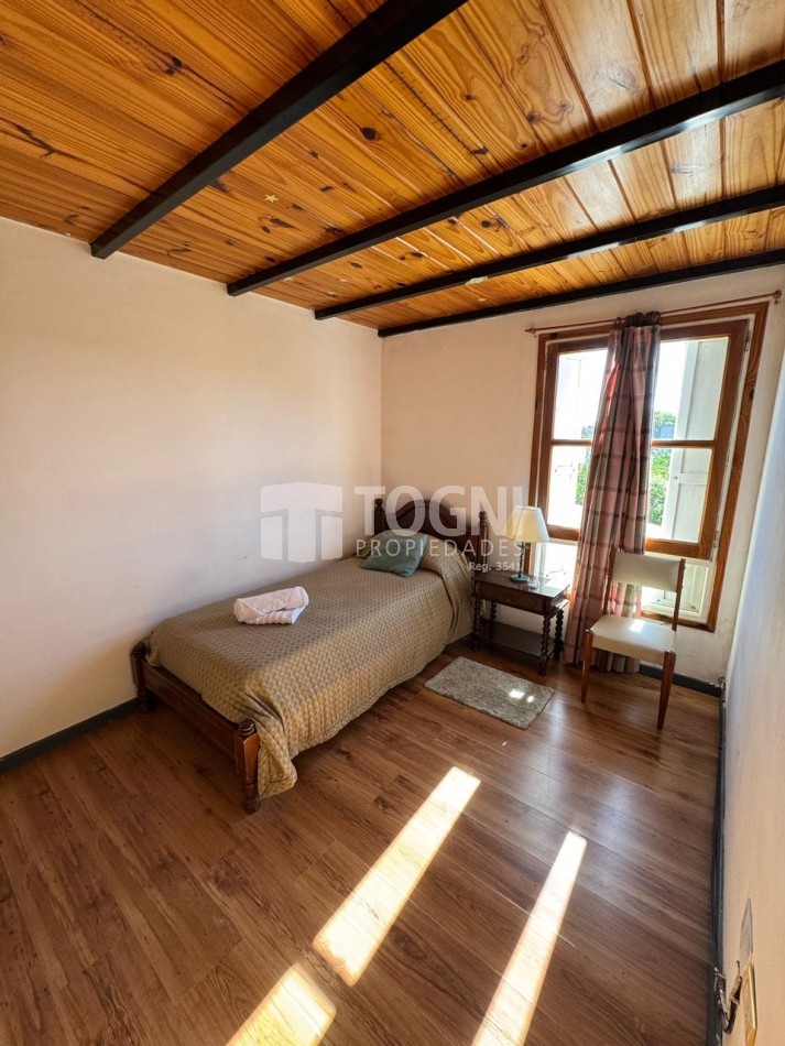 VENTA AMPLIA CASA CON 3 UNIDADES Y PILETA - 575m2...BALCARCE !!