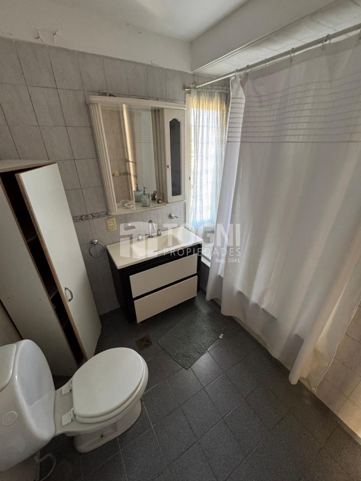 VENTA AMPLIA CASA CON 3 UNIDADES Y PILETA - 575m2...BALCARCE !!