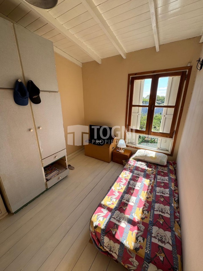 VENTA AMPLIA CASA CON 3 UNIDADES Y PILETA - 575m2...BALCARCE !!