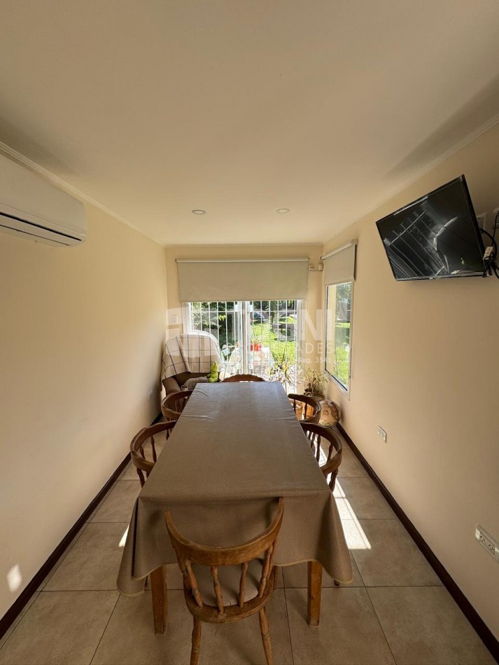 VENTA AMPLIA CASA CON 3 UNIDADES Y PILETA - 575m2...BALCARCE !!