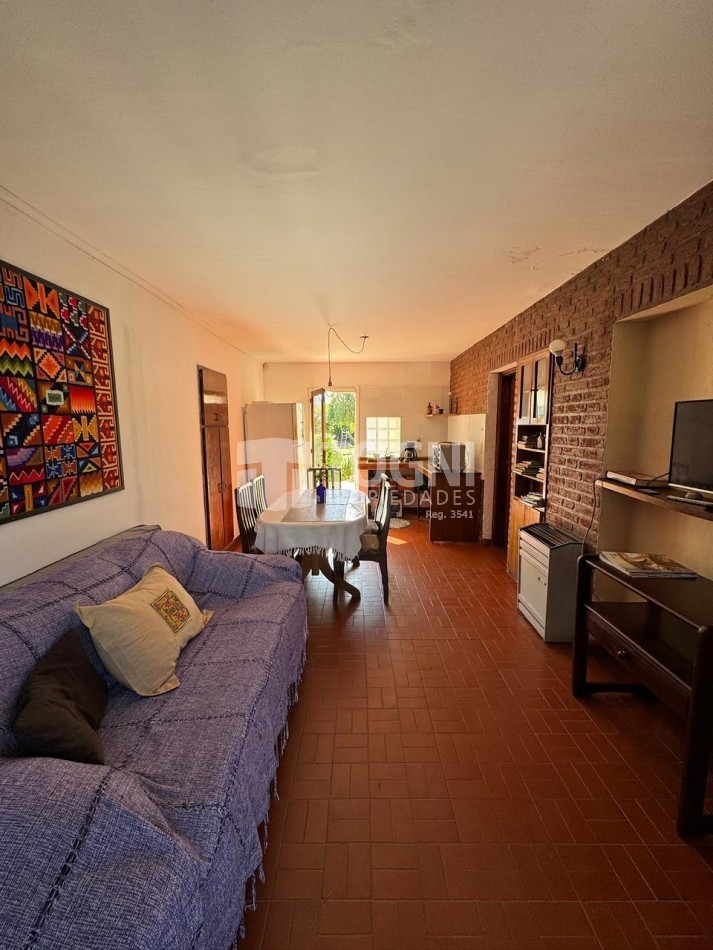 VENTA AMPLIA CASA CON 3 UNIDADES Y PILETA - 575m2...BALCARCE !!