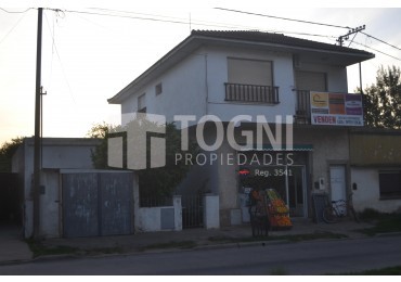 VENTA PROPIEDAD SOBRE GRAN LOTE DE 12,50 MTS X 70 MTS DE FONDO!! BALCARCE