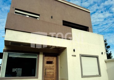 VENTA CASA MODERNA...BALCARCE!